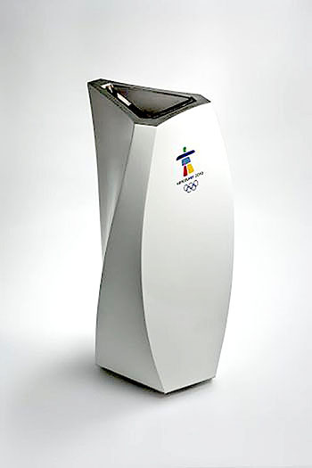 When torchbearers finish their relay through communities, they’ll deposit the torch in this vase-like “caldron.” (PHOTO FROM VANCOUVER2010.COM)