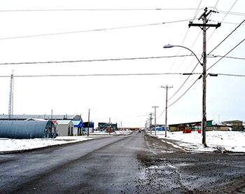 Someday you may be able to drive down this road to southern Quebec if the so-called Whakuroute south from the twin communities of Whapmagoostui and Kuujjuaraapik becomes reality. (FILE PHOTO)