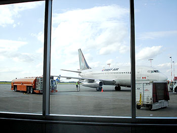 The aging Boeing-737 jets used by Canada's northern airlines use more fuel, produce more climate-warming greenhouse gas emissions and soot than similar more recently built aircraft. (PHOTO BY JANE GEORGE)