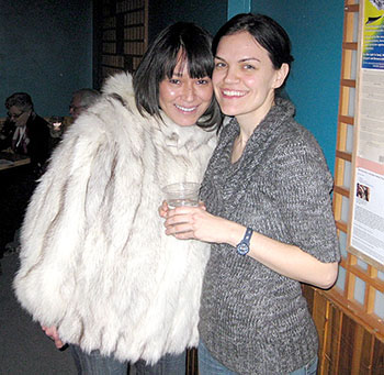Besides performing on her own, with guitarist Jonny James, Lucie Idlout reunited with former members of the all-female group, Uber Hussy, during a January concert at Toronto's Tranzac club in support of Liliany Obando, an indigenous activist imprisoned in Columbia. Here she shares a smile and a hug with fellow Uber Hussy Nancy Dutra. (PHOTO BY JOHN BIRD)