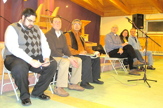 Iqaluit municipal election candidats at the Anglican Parish Hall Dec. 7. From left: Steve Mansell for council, Al Hayward, Paul Kaludjak, Jim Little, and Madeleine Redfern for mayor and Ed DeVries for council. Council candidate Joanasie Akumalik could not attend because he was weathered into Cape Dorset. (PHOTO BY GABRIEL ZÁRATE)