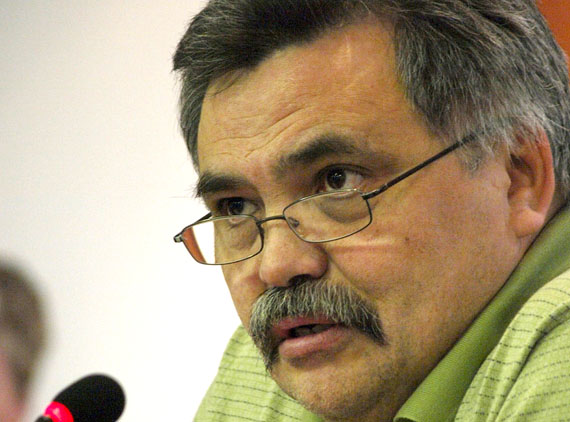 Energy minister Lorne Kusugak speaks to the Baffin Mayors Forum in Iqaluit Feb. 15. Kusugak said the Qulliq Energy Corp. plans to build new power plants in Qikiqtarjuaq, Cape Dorset and Taloyoak by 2014. (PHOTO BY CHRIS WINDEYER)