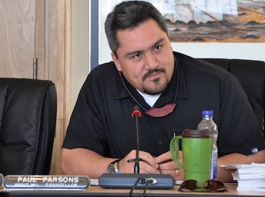 Kativik Regional Government regional councillor Paul Parsons of Kuujjuaq, shown here at this past week’s KRG meeting in Kuujjuaq, wants to see more fire detection devices in Nunavik homes. (PHOTO BY SARAH ROGERS)