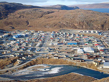 Residents of Salluit see dangers of global warming up close, and they're scared. (FILE PHOTO)