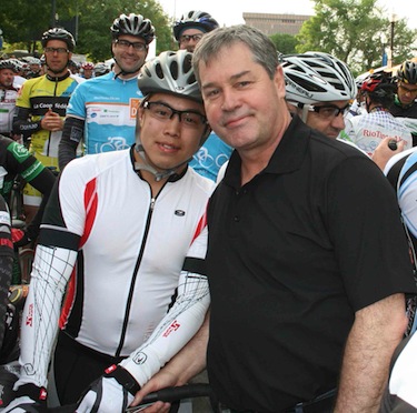 Quebec's health minister Yves Bolduc greeted Sammy Gordon June 17 when the Nunavik team in the Défi Pierre Lavoie rally pulled into Quebec City. (PHOTO BY CLAUDE VALLIERES)