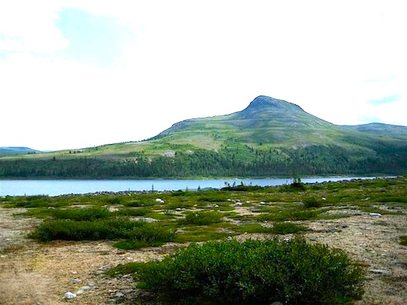 Inuit call this peak, Mt. Pyramid, ulittaniujalik, part of the Pyramid chain of mountains, located about 100 kilometres south of Kangiqsualujjuaq. About 5,000 kilometres of land around this mountain is set to become Nunavik’s fourth provincial park,