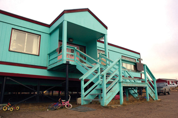 Help out the Qimaavik women's shelter in Apex by buying roses for Mother's Day, on sale May 11 in Iqaluit. (FILE PHOTO)
