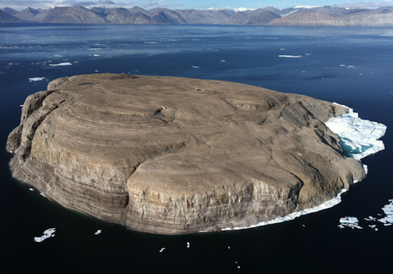 Denmark's foreign minister is heading to Ottawa next week to talk to Canadian officials about who owns Hans Island, the rocky island located between Ellesmere Island and Greenland. Read more about the continuing discussion about what to do about Hans Island on Nunatsiaqonline.ca. (FILE PHOTO)