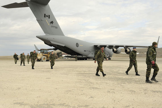A CC-177  Globemaster lands in Resolute Bay Aug. 6 at around 1:00 p.m., carrying supplies and Canadian forces members participating in Operation Nanook. The members on the flight are part of an exercise to prepare the ground crew on in clearances and escorts for the operation. (PHOTO BY CPL. DAN STROHAN, 8 WING IMAGING TRENTON)


