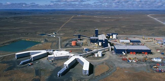 On his way back to Ottawa, Prime Minister Stephen Harper stopped off at the Raglan nickle mine in Nunavik where he announced federal support for a wind power project. (FILE PHOTO)