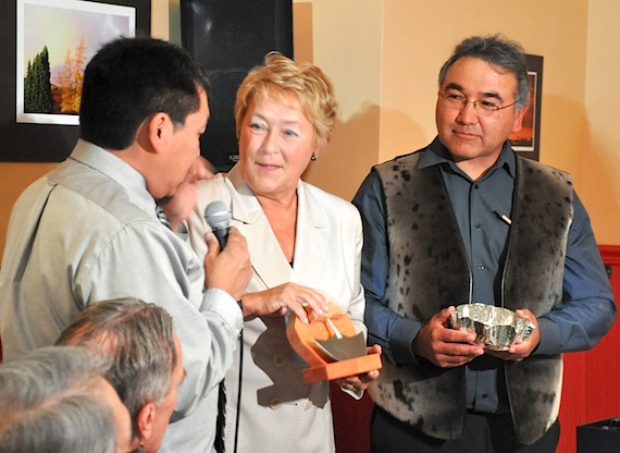 Quebec Premier Pauline Marois receives an ulu as a gift from Makivik Corp. president Jobie Tukkiapik at a dinner event at the Kuujjuaq Inn Sept. 12. Marois told Nunavimmiut: “You can count on the fact that we want to work with you — nation to nation, respecting each of our cultures, and the way we do things — to improve the quality of life in your communities.” Read more about what Marois did in Nunavik Sept. 13 on Nunatsiaqonline.ca. You can also see more photos on the Facebook page of Nunatsiaq News. (PHOTO BY SARAH ROGERS)