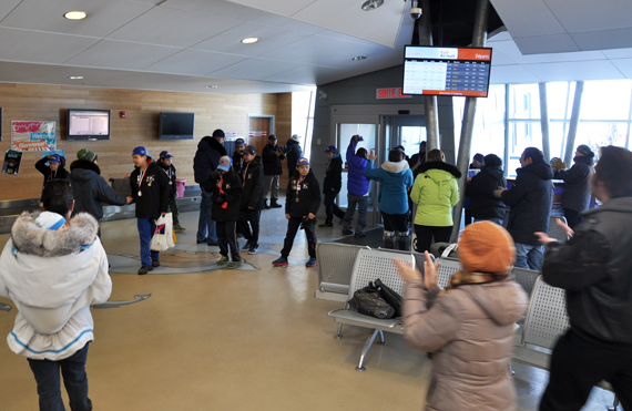 NYHDP Peewee players were greeted with applause as they entered the Kuujjuaq airport terminal Feb. 23 to a group of proud parents, friends and regional leaders. (PHOTO BY SARAH ROGERS)