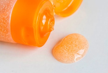 This body wash contains microbeads, which have replaced more natural exfoliants such as oatmeal and crushed nut shells. (PHOTO COURTESY OF ENVIRONMENTAL DEFENCE/NDP)