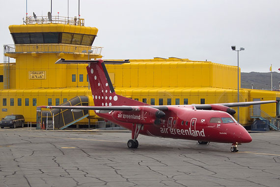 Under one Greenland-Nunavut Greenavut government, sights like this one at Iqaluit would be commonplace. (FILE PHOTO)