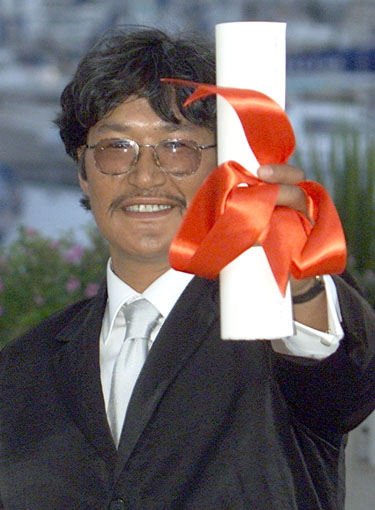 In a new anthology of Indigenous Canadian artists, Igloolik's Zacharias Kunuk writes about the his foray into filmmaking and the creation of his award-winning film Atanarjuat: The Fast Runner. (FILE PHOTO)