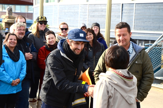 Louis-Jean Cormier meets Iqaluit Mayor Mary Wilman at the Legislative Assembly June 26. (PHOTO BY DAVID MURPHY)