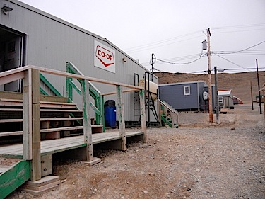 Police and hamlet officials people in Resolute Bay, shown here, to remain inside during the afternoon of Aug. 13. (FILE PHOTO)