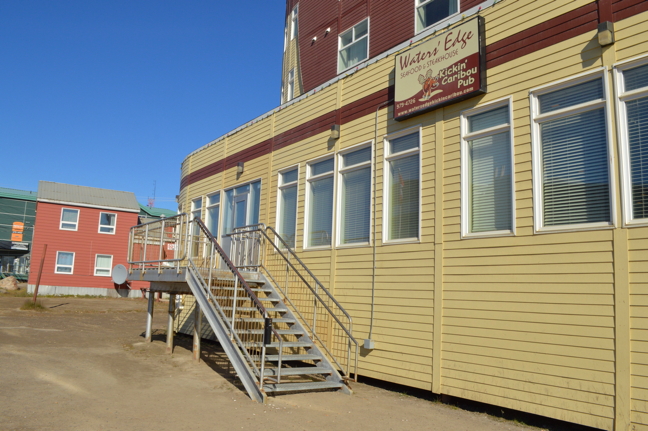 The Kickin' Caribou pub will stay open on Fridays for now, pending an appeal they've launched against suspension orders made recently by the Nunavut Liquor Licencing Board. (FILE PHOTO)
