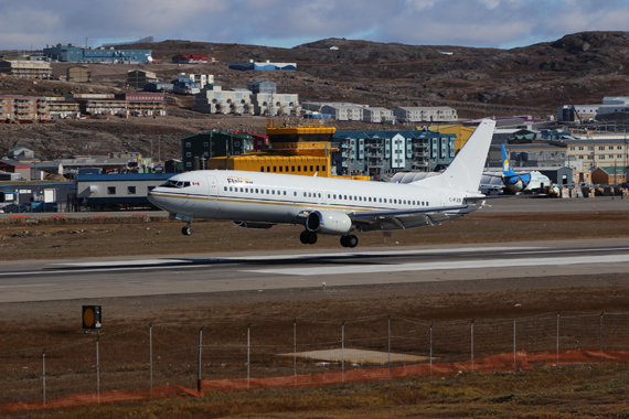 A Flair Air Boeing 737-400 lands at the Iqaluit airport. Flair Air is Go Sarvaq's new partner and air carrier, operating flights between Ottawa, Iqaluit and Halifax starting May 20. (PHOTO BY BRIAN TATTUINEE /GO SARVAQ) 