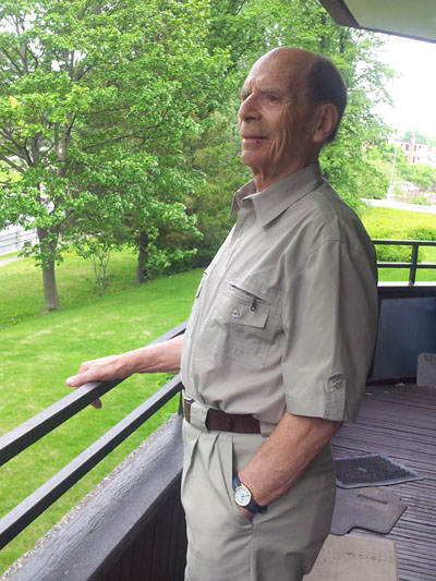Gunther Abrahamson in May 2014, at his home in the Glebe neighbourhood of Ottawa. (PHOTO BY MARION SOUBLIÈRE)