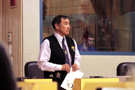 Iqaluit-Sinaa MLA Paul Okalik said he's offering his office to help his constituents start a neighbourhood watch group, following a rash of tire-slashing in the area. (FILE PHOTO)