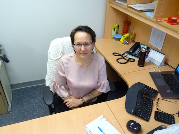 Cambridge Bay Mayor Jeannie Ehaloak says she would have liked to see a more official meeting between Nunavut MP Hunter Tootoo and the members of the hamlet council. (PHOTO BY JANE GEORGE)