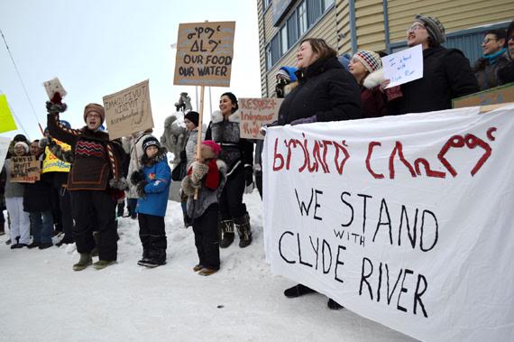 A rally echoes rally in Ottawa: Shouts of