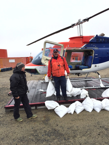 Members of a Crystal Exploration geology crew on site at the Muskox Kimberlite in September 2016 working to identify new drilling targets for 2017. (PHOTO COURTESY OF CRYSTAL EXPLORATION)