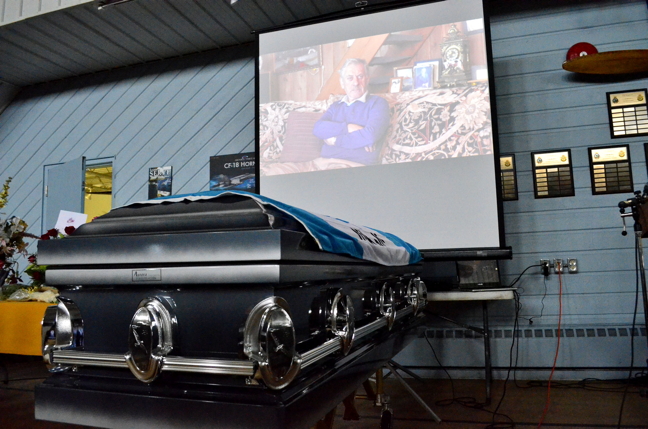 Dozens of Iqalungmiut gather at Iqaluit's cadet hall to pay tribute to the late Bryan Pearson. (PHOTO BY JIM BELL)