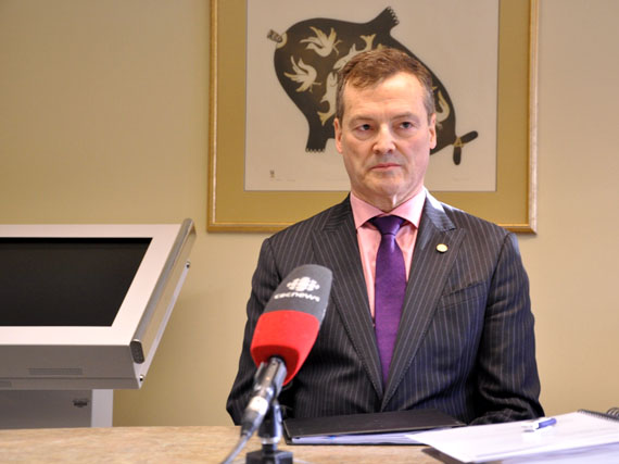 Nunavut Finance Minister Keith Peterson at a lockup with reporters prior to his Feb. 22 budget speech, during which he revealed that the GN will spend $1.981 billion in 2017-18. This was Peterson's final budget speech prior to the Oct. 30, 2017 territorial election. (PHOTO BY THOMAS ROHNER)