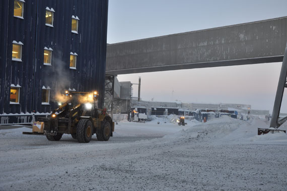 A front loader drives through the Raglan mine site in 2015. As the mine's current operations begin to wind down, Glencore plans to expand the mine’s lifespan to 2040 and beyond with the addition of five new underground mines across Nunavik’s nickel belt. (PHOTO BY SARAH ROGERS)