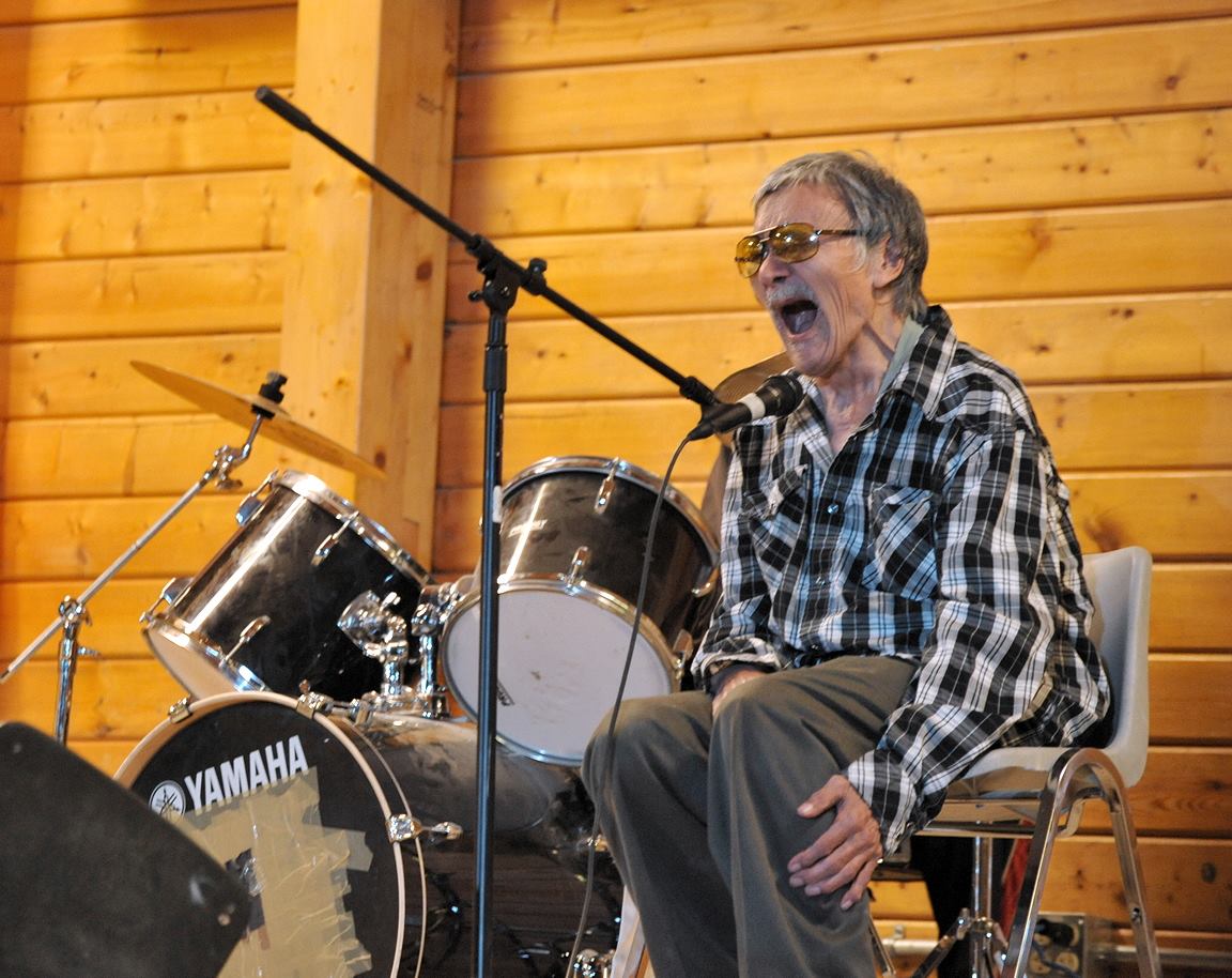 An online fundraising campaign aims to support the ailing Charlie Panigoniak, seen here performing at a music festival in Arviat in August 2016. (FILE PHOTO)