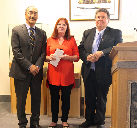 Long-time educator Elizabeth Dean, centre, was last year’s winner of the annual Council of the Federation Literacy Award for Nunavut. (FILE PHOTO)