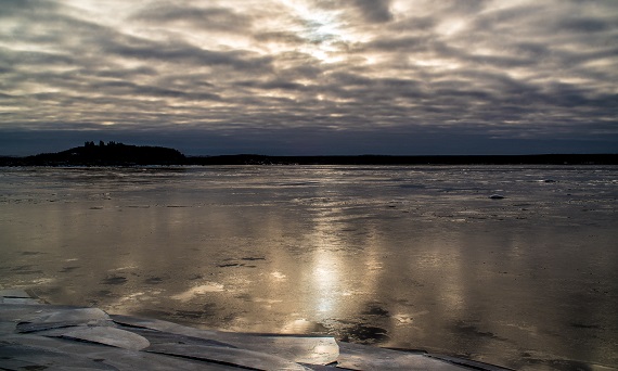 Ed Maruyama captured this view of the Koksoak River in Kuujjuaq last week, while facing downstream at Nuvuuk Bay, as the ice begins to set in for the winter. (PHOTO BY ED MARUYAMA) 