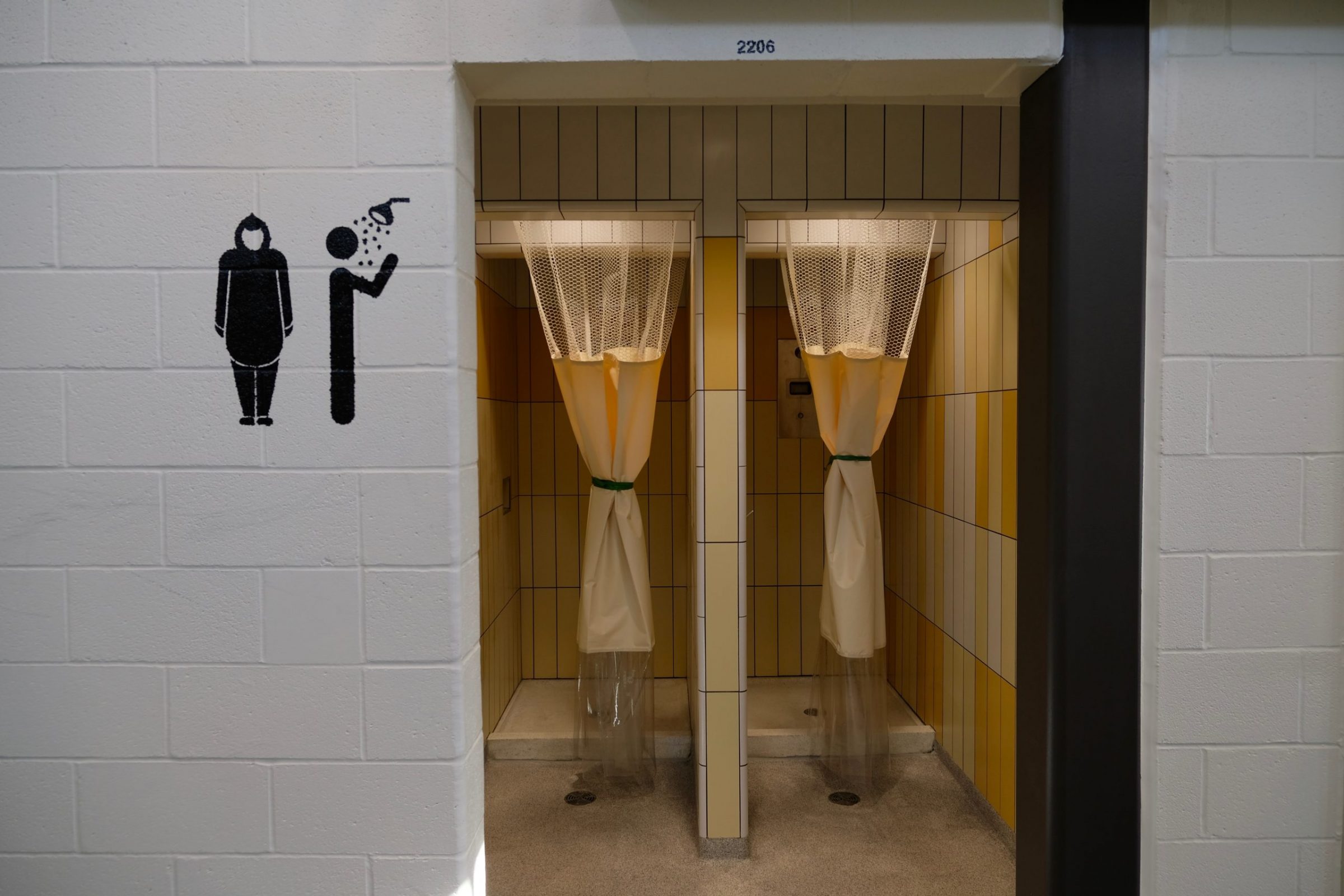 Iqaluit-jail-2021-Aaqqigiarvik-correctional-bathrooms